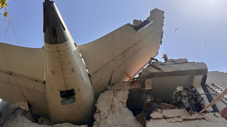 ପକ୍ଷୀ ମାଡ଼ ଯୋଗୁ କ୍ରାଶ ହେଲା କି ଏୟାର ଇଣ୍ଡିଆ ବିମାନ?