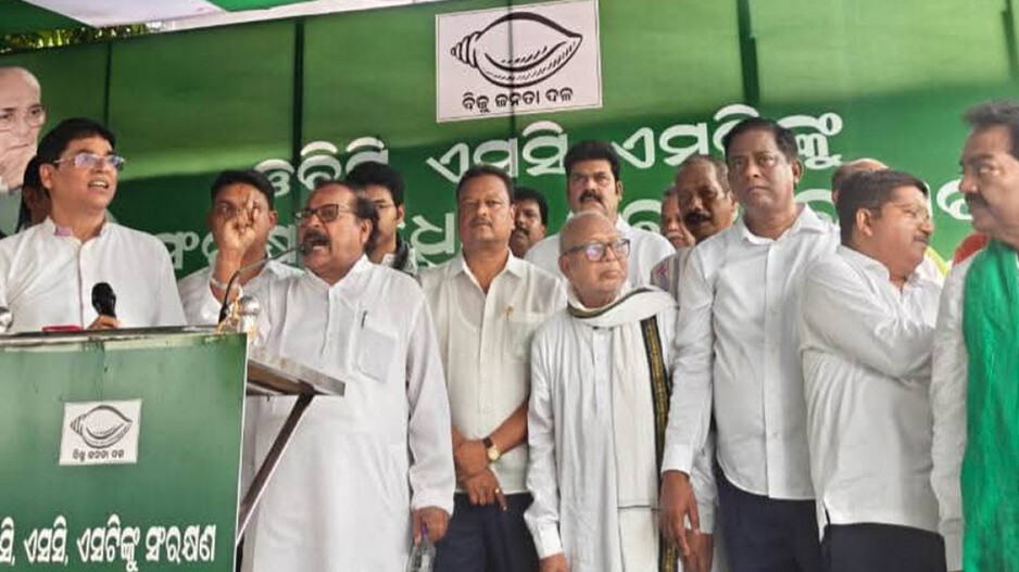 ନବୀନଙ୍କ ଅନୁପସ୍ଥିତିରେ ବି ଚାଲିପାରିବ ବିଜେଡି: ଅରୁଣ ଦେଖାଇଲେ ଦମ୍ , ରାଜା ଖୋଲିଲେ ଗୁମର