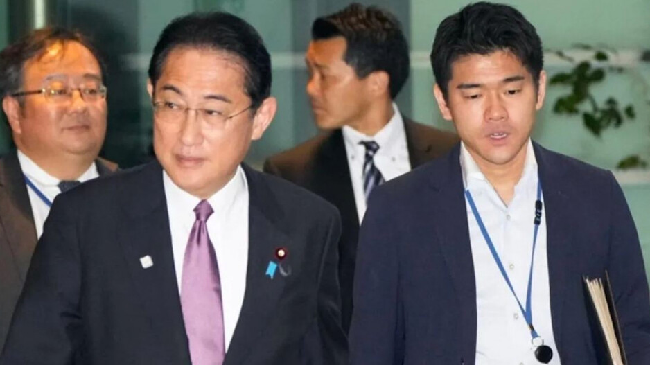 Japan pm with son