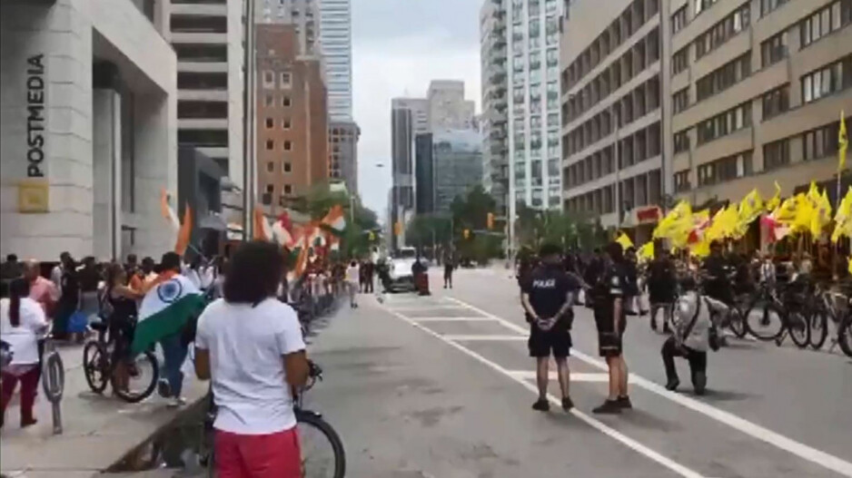 ndian community vs Khalistani protesters outside consulate in Canada