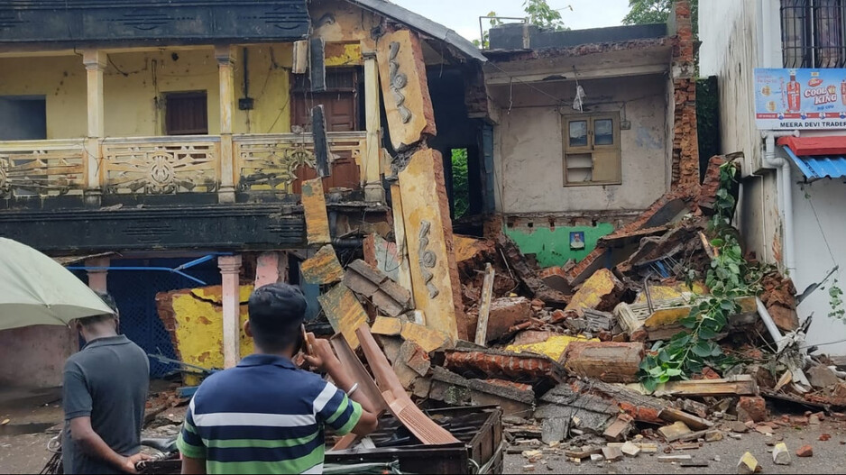 Collapsed Building 