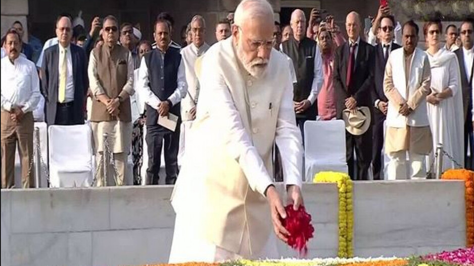 PM Modi Tribute To Mahatma 