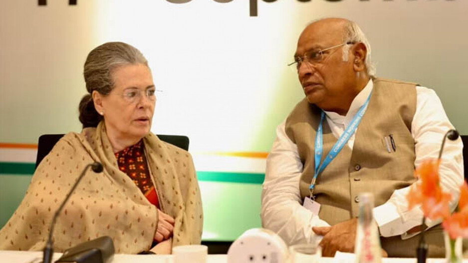 sonia-gandhi-mallikarjun-kharge