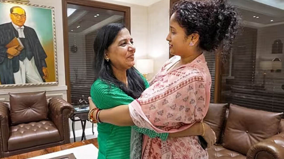 Kalpana Soren met Sunita Kejriwal