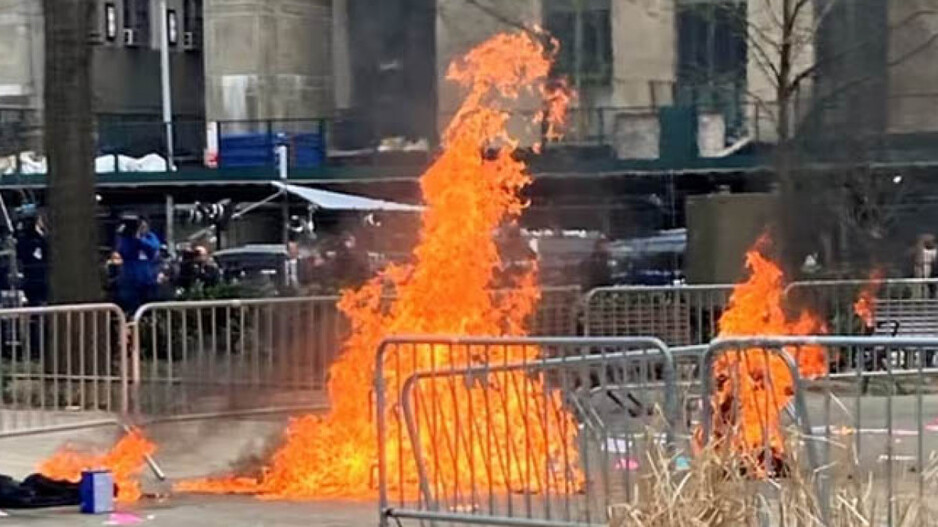 Man sets himself on fire
