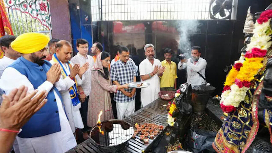 Kejriwal Visit Hanuman Temple