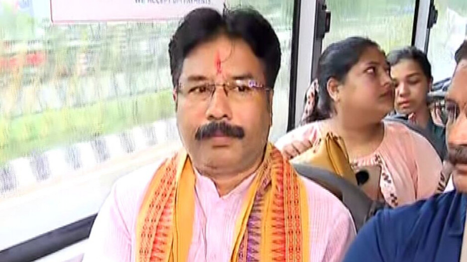Minister In Mo Bus