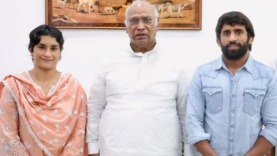  Vinesh Phogat, Mallikarjun Kharge & Bajrang Punia