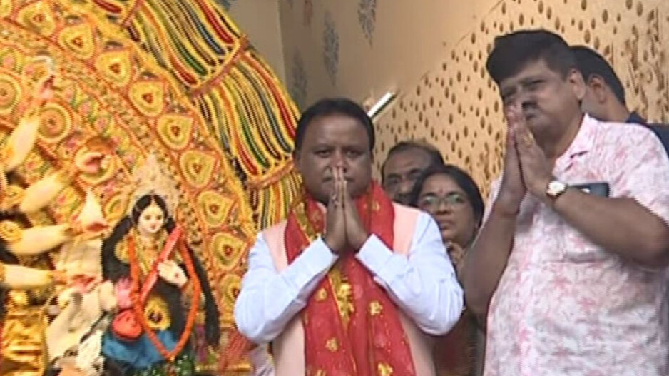 CM At Puja Mandap