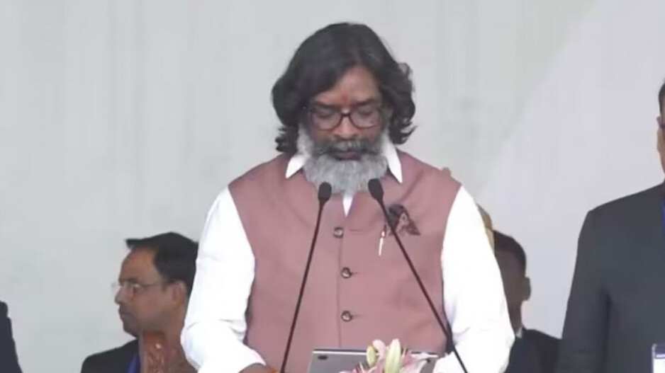 Hemant Soren takes oath