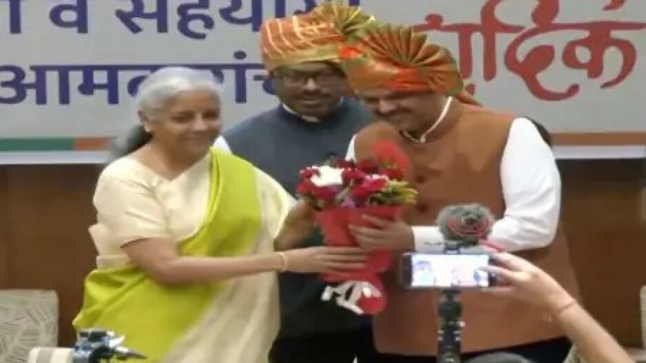 Nirmala Seetharaman Congratulating Devendra Fadnavis 