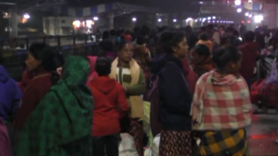 Balangir labors in Kantabanji Station