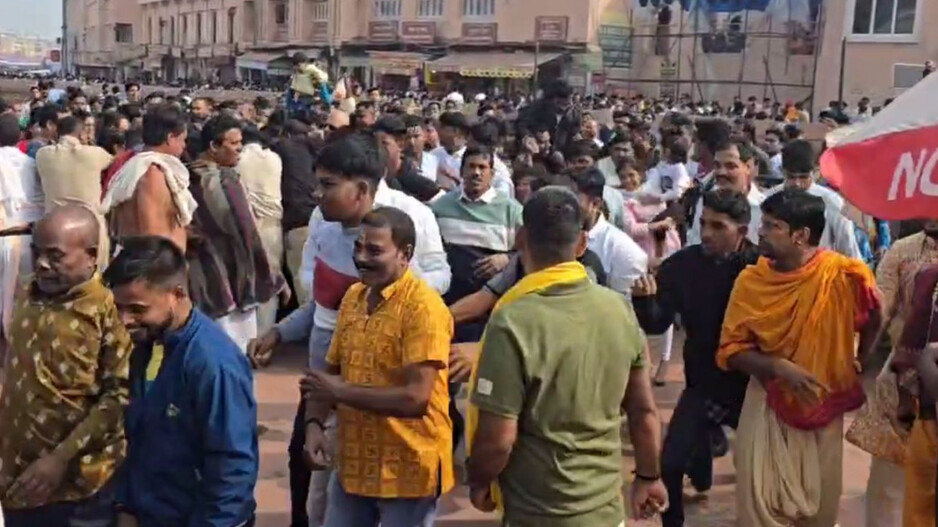 Crowd in puri