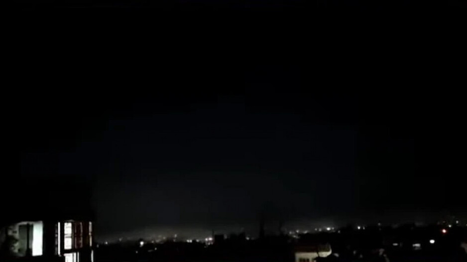 ଜମ୍ମୁ ଏୟାର ଷ୍ଟ୍ରିପକୁ ଟାର୍ଗେଟ କଲା ପାକିସ୍ତାନ: ବାଜିଲା ଯୁଦ୍ଧ ସାଇରନ, ବିଭିନ୍ନ ସ୍ଥାନରେ ବ୍ଲାକଆଉଟ୍‌