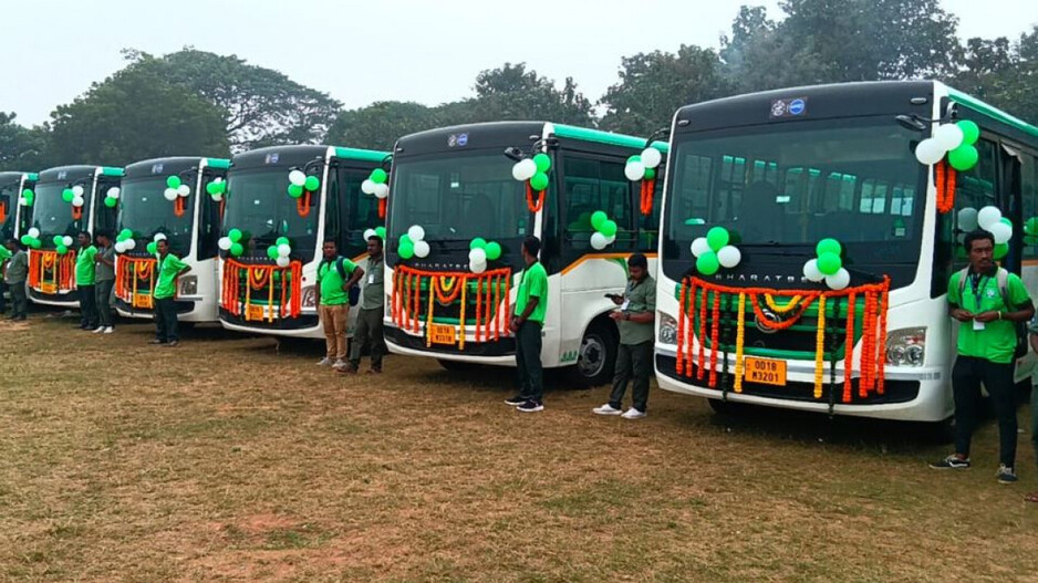 Laxmi Bus