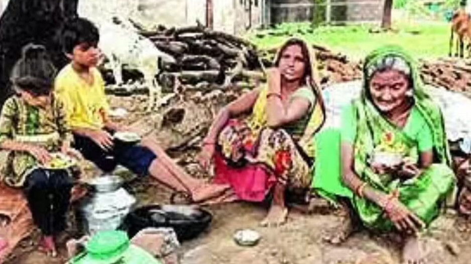 ଘର ଚାଲିଗଲା, ଆଶା ମଉଳିଲା: ପ୍ରଧାନମନ୍ତ୍ରୀ ଆବାସ ଯୋଜନାରେ ସାଂଘାତିକ ତ୍ରୁଟି, ଗଛ ତଳେ ପରିବାର