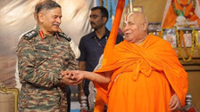 ସ୍ଥଳ ସେନା ମୁଖ୍ୟଙ୍କୁ ଗୁରୁ ଦକ୍ଷିଣାରେ ପିଓକେ ମାଗିଲେ ଜଗଦଗୁରୁ ରାମଭଦ୍ରାଚାର୍ଯ୍ୟ