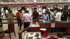 Criminals rob jewellery shop