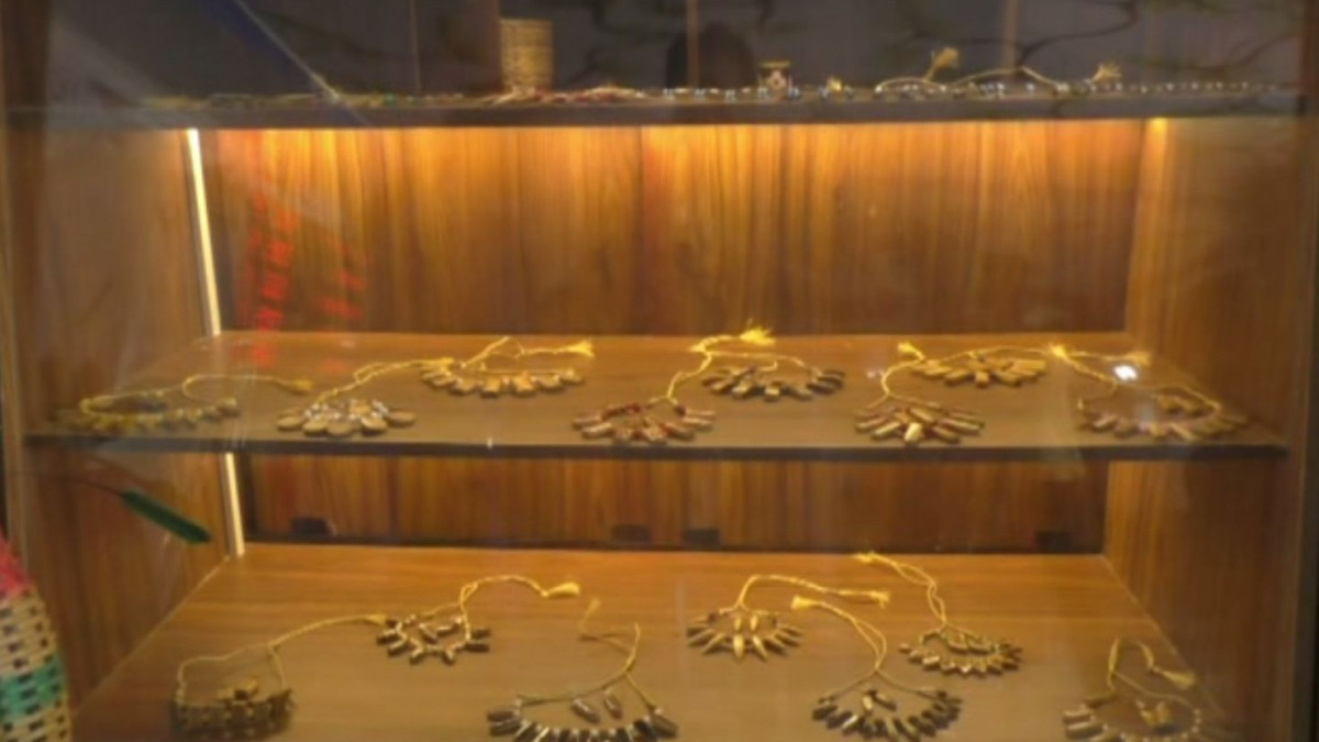 Bamboo jewelry