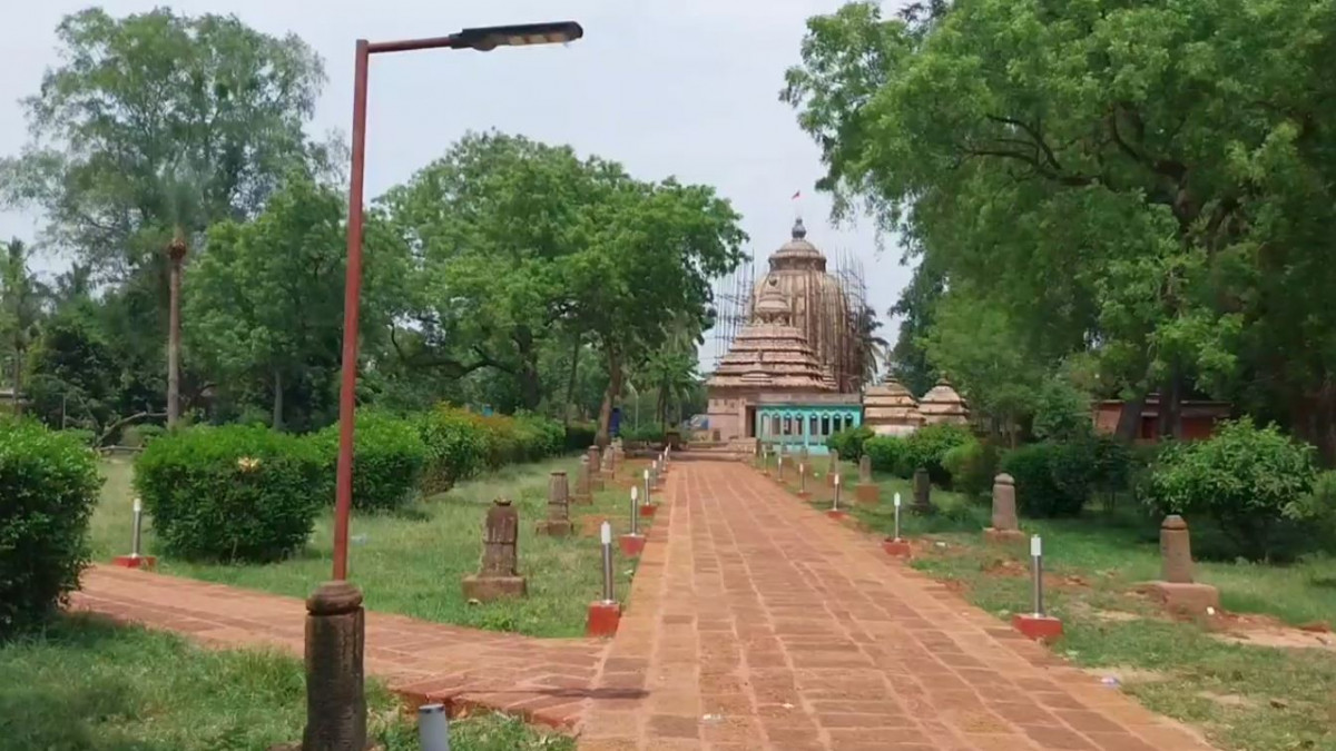 Trilochonaswar Temple
