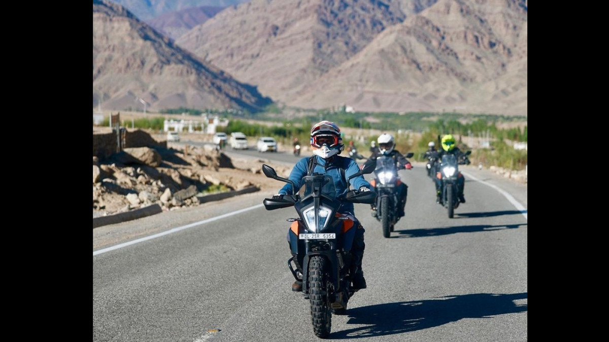 Rahul Gandhi rides bike to Pangong Lake