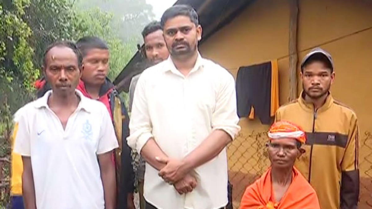 Mangala muduli parents with teacher