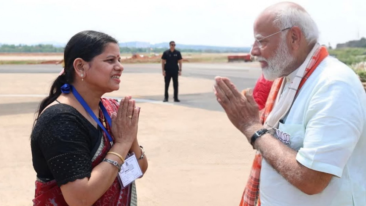 Itishree Nayak with PM Narendra Modi Itishree Nayak with PM Narendra Modi