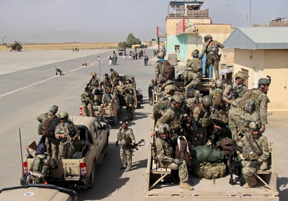 afghan-special-forces-arrive-for-a-battle-with-the-taliban-in-kunduz-city-northern-afghanistan-september-29-2015