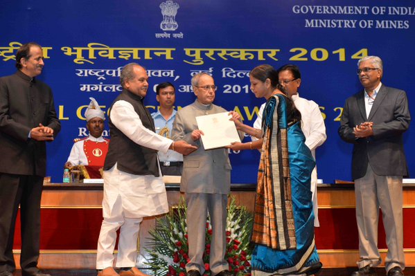 President of India presents National Geoscience Awards 2014
