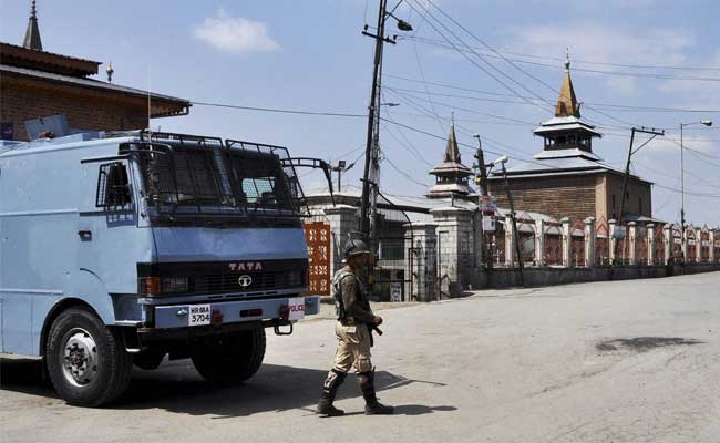 srinagar-kashmir-curfew