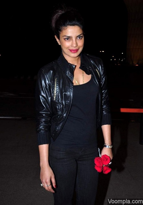 Black-leather-jacket-Priyanka-Chopra-red-roses-640x920
