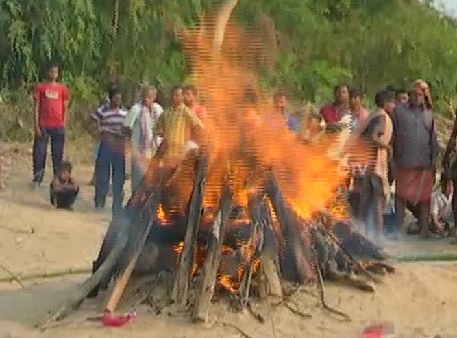 sahid chita burning in village