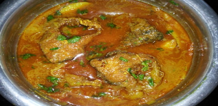 fish curry in resturant style