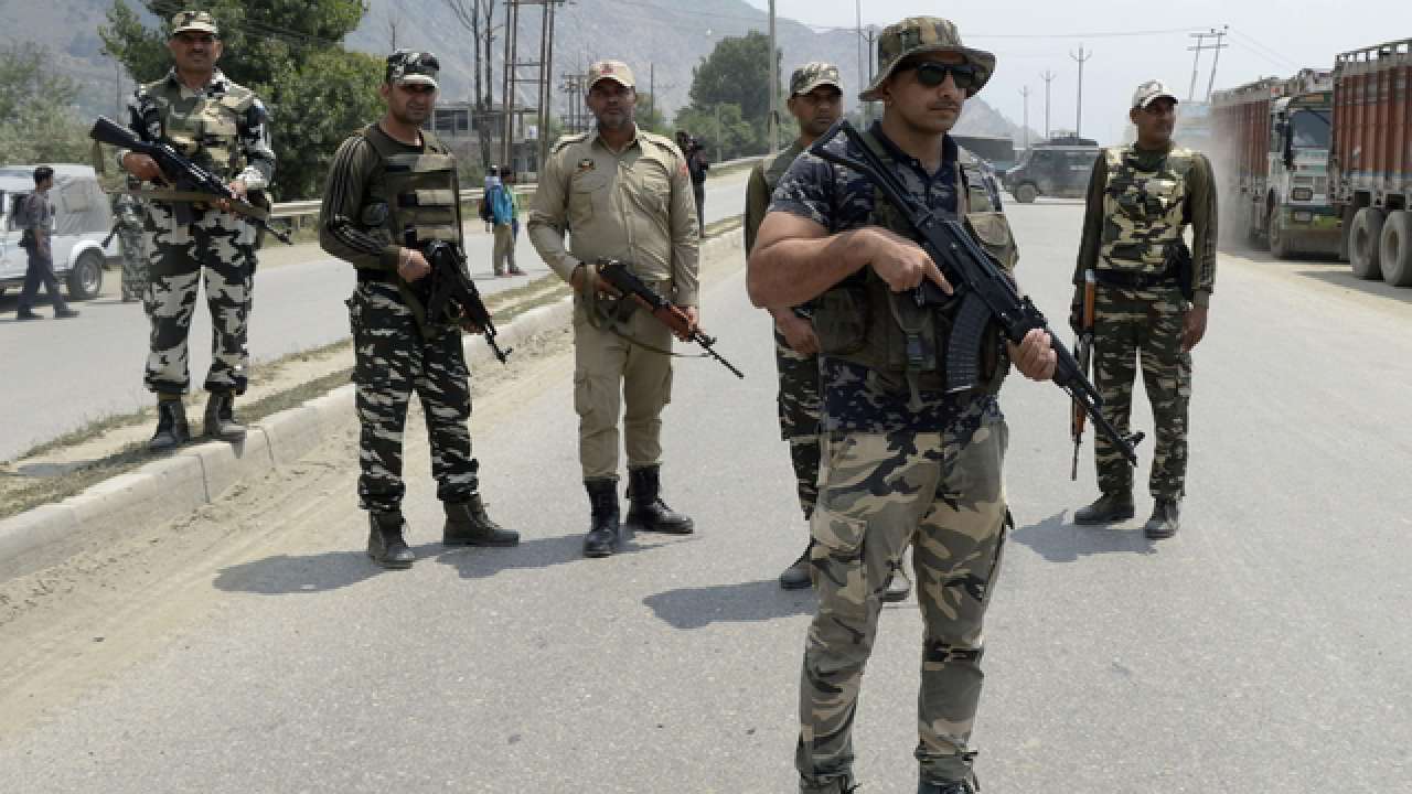 608028-jammu-and-kashmir-security-forces