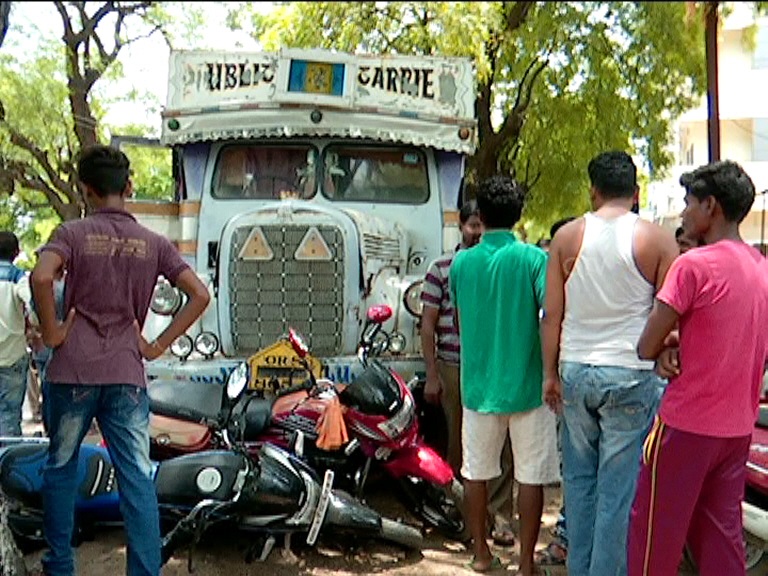 truck accident in bolangir