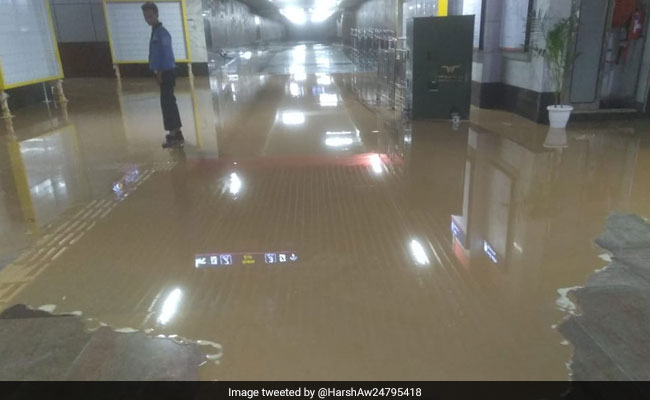 2sf4t8k4_bhikaji-cama-place-metro-station-flooding_625x300_31_July_18