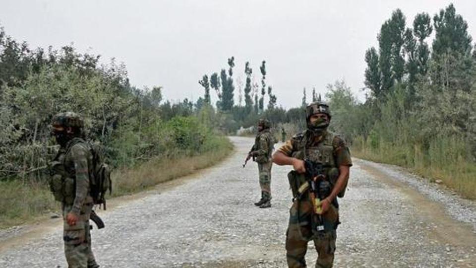 pulwama-encounter_912160c2-8fbf-11e8-a4ad-b76a55df4e8b