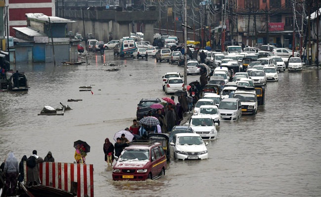 srinagar-rain-pti_650x400_51491538841