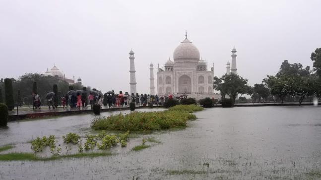 water-logging-in-tajmahal2_0