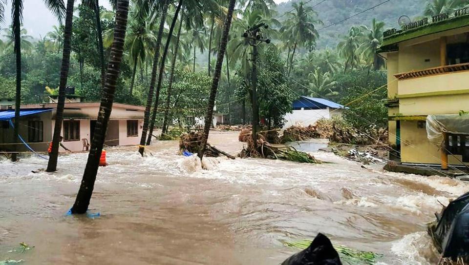 weather-flash-flood-and-landslide-kerala-parts_4b80dfce-9c7c-11e8-86f4-8f26f26dd985