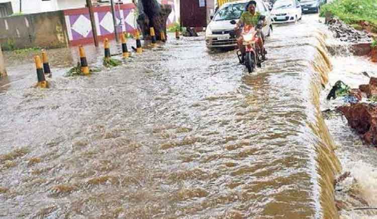 Bmc-opens-control-room-as-Heavy-widespread-rains-pound-odisha