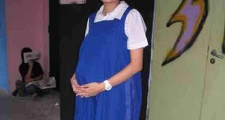 pregnancy-singapore-pregnant-student_0