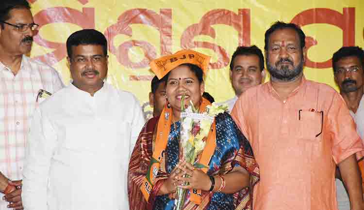 Unhappy-with-their-parties-Bjd-and-jmm-leaders-join-bjp