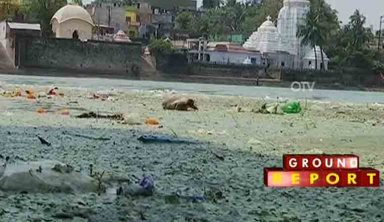 devotees-and-local-people-unhappy-over-pollution-of-sacred-markandeya-tank-in-puri
