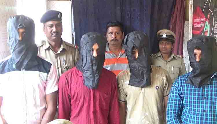 POLICE-NAB-FOUR-DACOITS-IN-BALESWAR