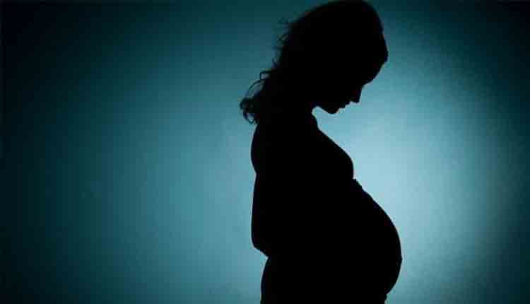 Unwed-minor-girl-gives-birth-to-a-baby-son-without-any-help-feom-anm-and-asha-worker