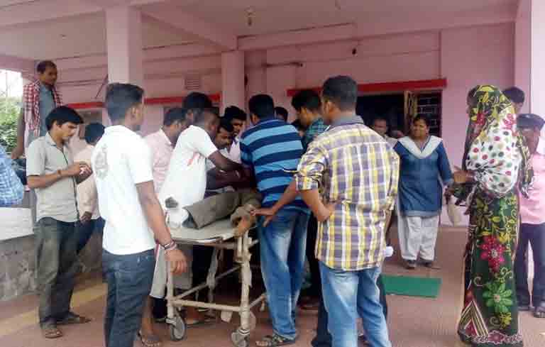 daughter-killed-and-father-son-duo-seriously-injured-in-a-road-accident-near-nayagarh