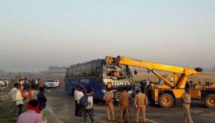 Lucknow-Agra expressway Accident