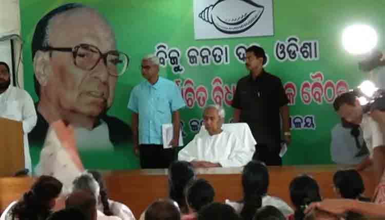NAVEEN-PATNAIK-TELLS-BJD-MLAS-TO-STAY-SIMPLE-AND-WORK-FOR-THE-PEOPLE