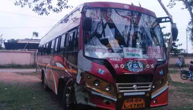 two-sisters-killed-in-a-bus-scooty-collision-in-kendrapara
